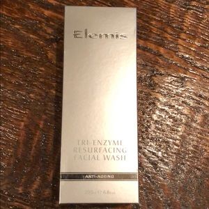 Elemis Tri-enzyme resurfacing facial wash